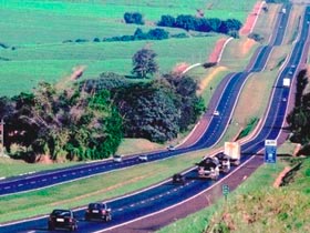 Rodovia Anhanguera em Pirassununga